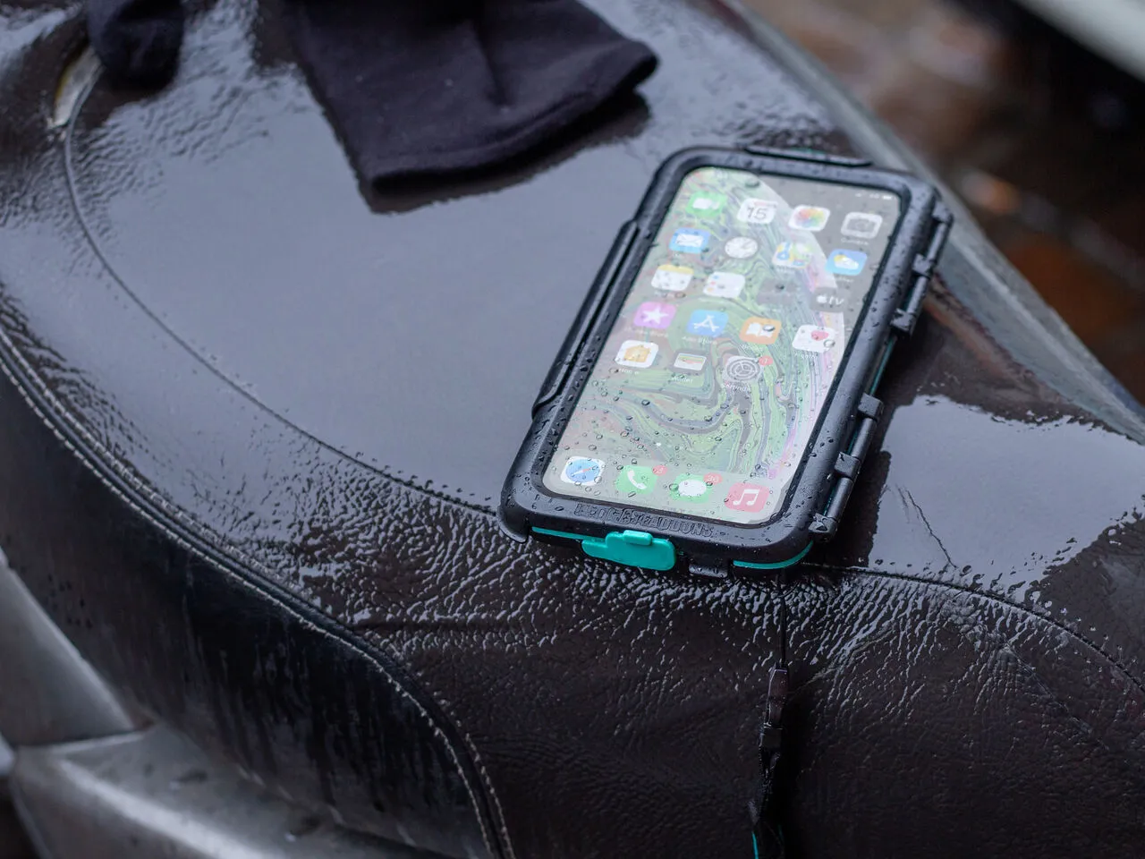 UNIVERSAL Waterproof Motorcycle Mount Phone Case | Ultimateaddons